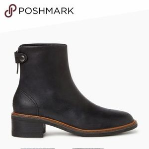 New in Box ! Roots Hillhurst Boots Size 8